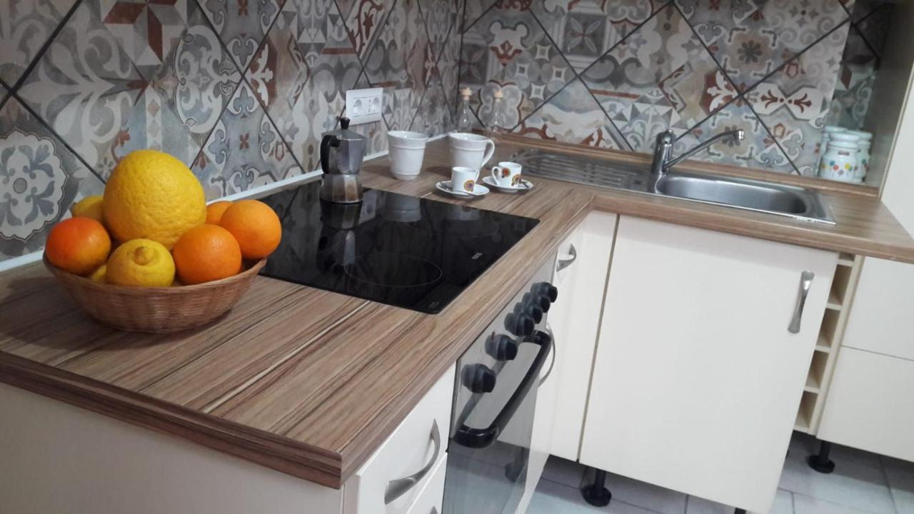 Estia Holidays Apartments - Таорміна Екстер'єр фото
