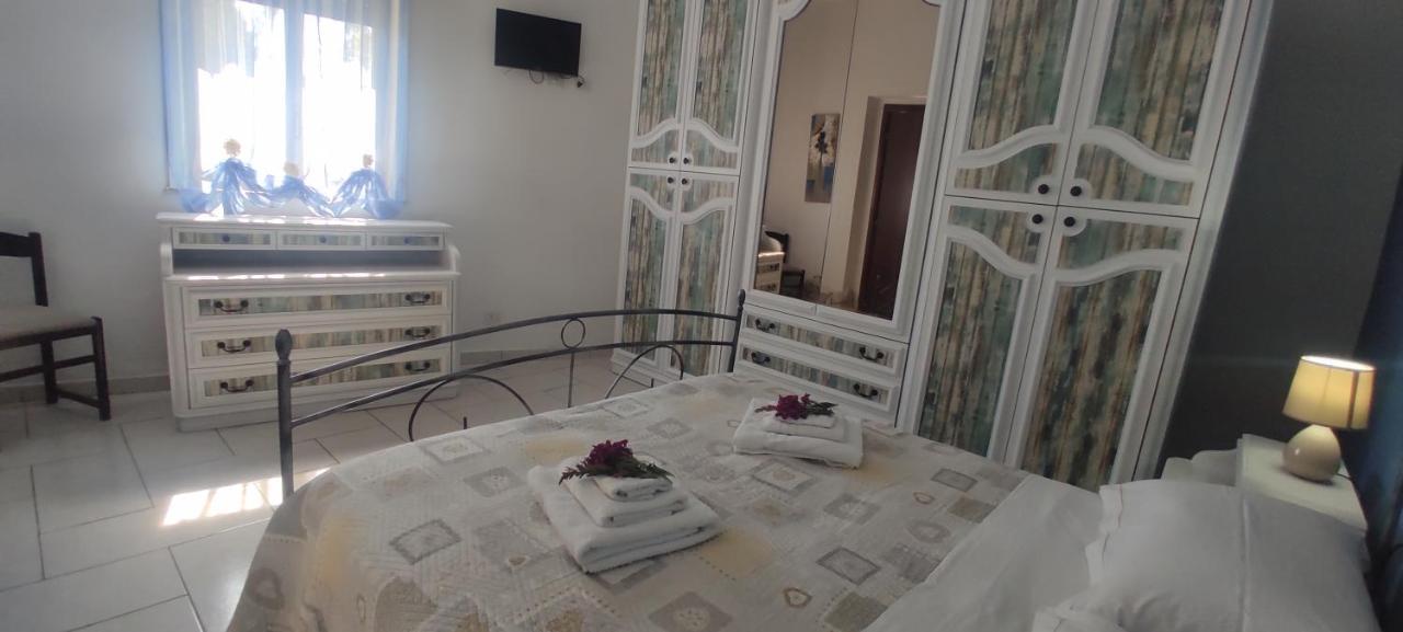 Estia Holidays Apartments - Таорміна Екстер'єр фото
