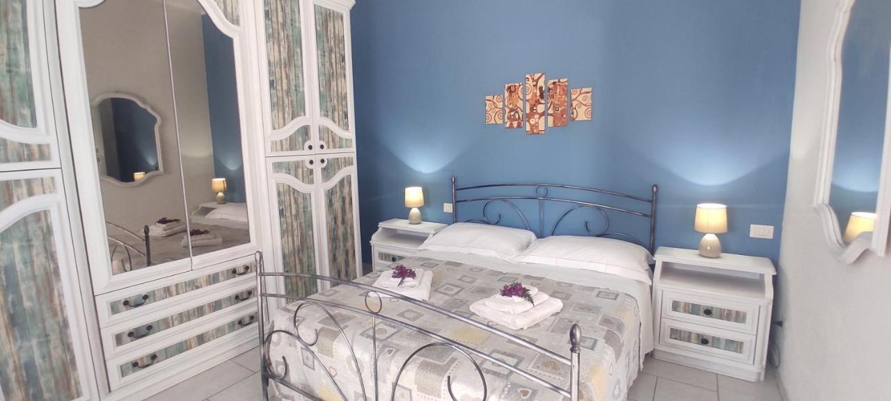 Estia Holidays Apartments - Таорміна Екстер'єр фото