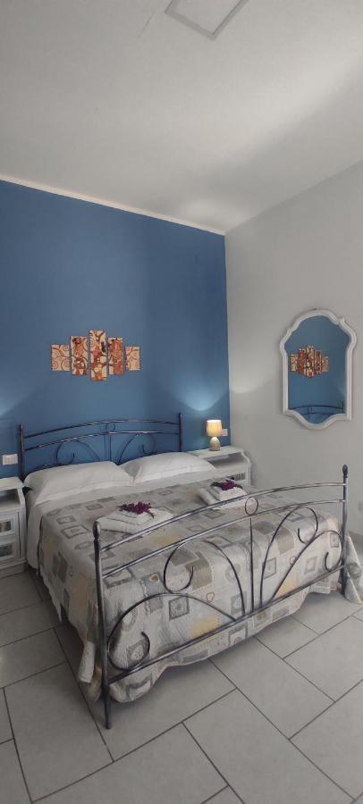 Estia Holidays Apartments - Таорміна Екстер'єр фото