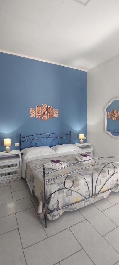 Estia Holidays Apartments - Таорміна Екстер'єр фото